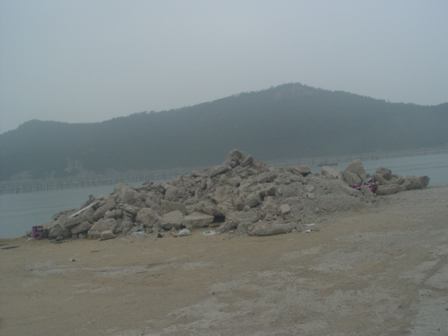 철부선이 오고가는 쉬미항이 이미지