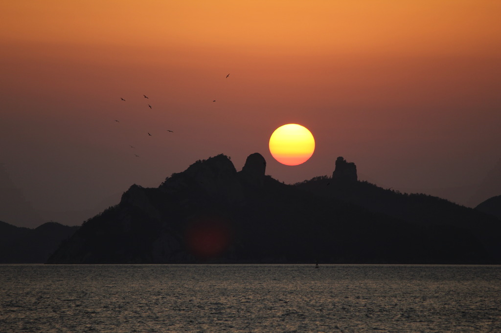 섬과 바다 그리고 노을이  아름다운  서해안 이미지