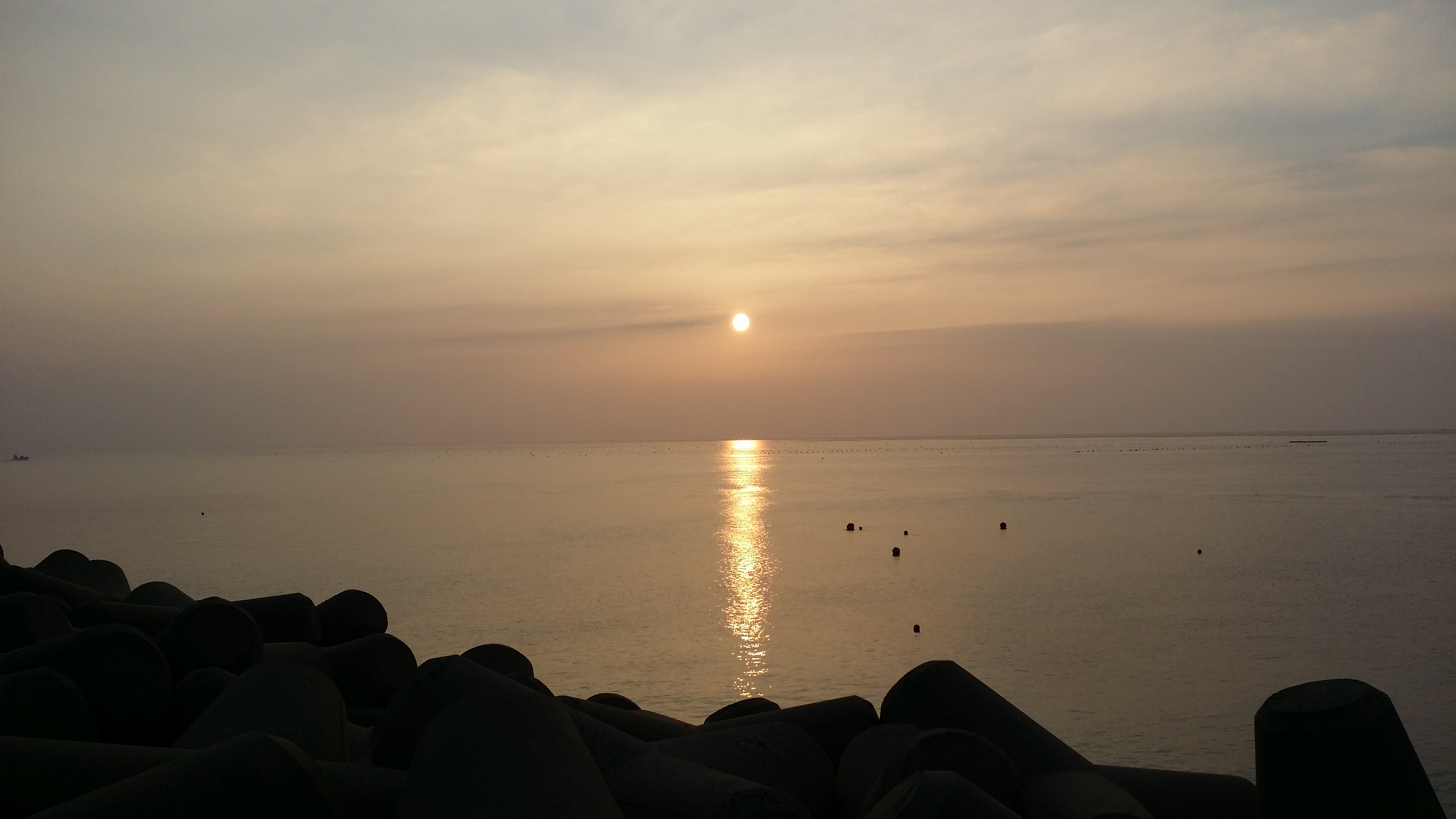 접도 수품항 서방파제 등대 일출. 첨부#5