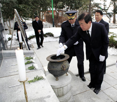 신년 현충탑 헌화 첨부#2