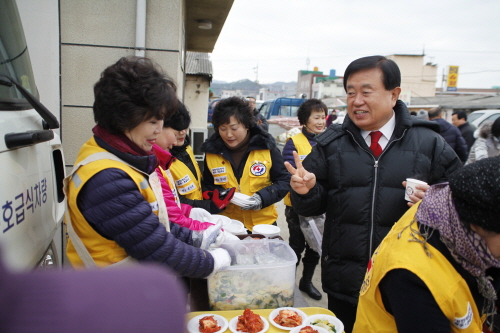 오일장 떡국 봉사 격려 첨부#2