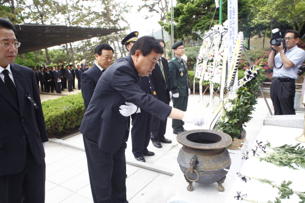 57돌현충일기념식 이미지