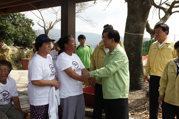 박준영 도지사 창포마을 태풍피해 현장 방문 이미지