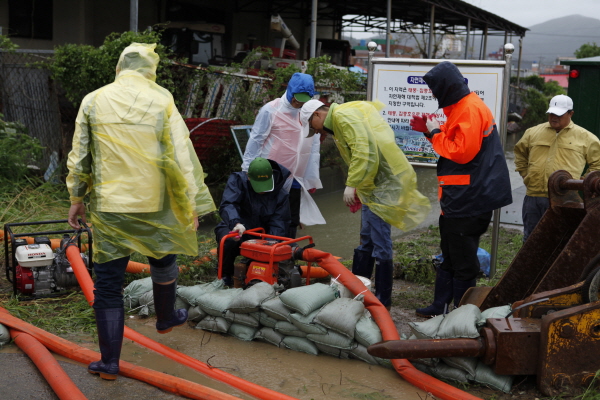 태풍 산바 침수피해 복구 현장 이미지