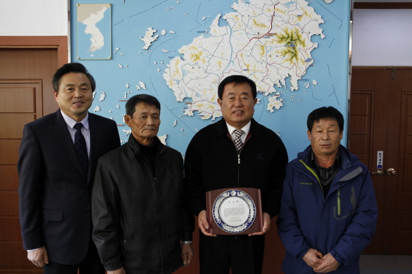 의신면 창포마을 진도군 공무원 태풍피해 대민지원 감사패 전달 이미지