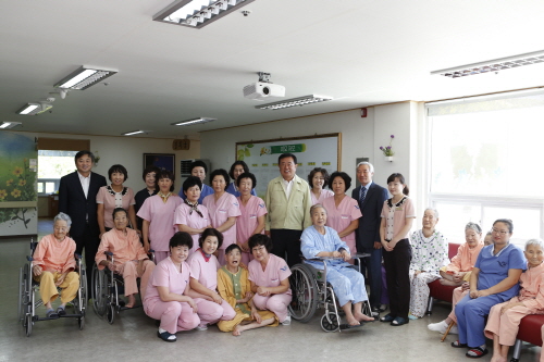 한가위 관내 노인요양병원 및 기관, 사회 방문 첨부#2