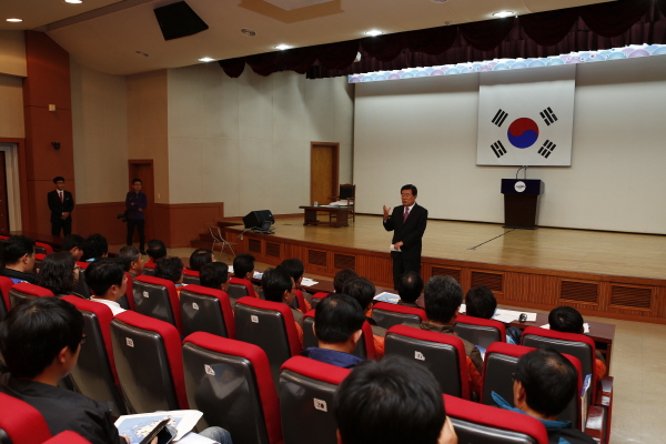 자매결연 용인시의회 의원 방문 이미지