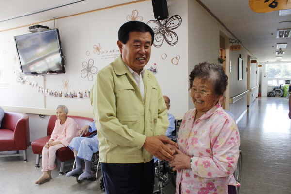 추석맞이 기관,사회단체 위문 이미지