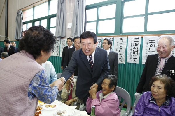 제18회 노인의 날 기념 군내면 어르신 위안잔치 이미지