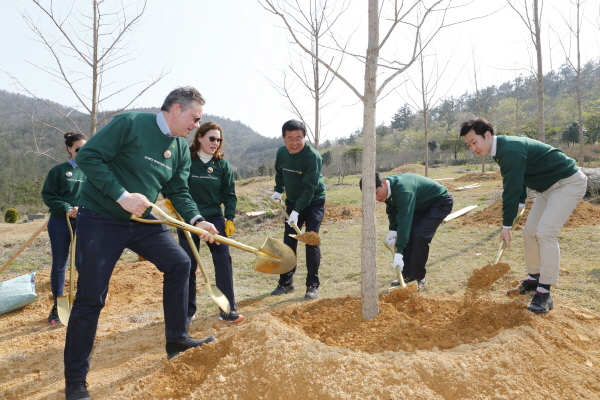 오드리햅번 가족과 함께하는 세월호 기억의 숲 착공식 첨부#2