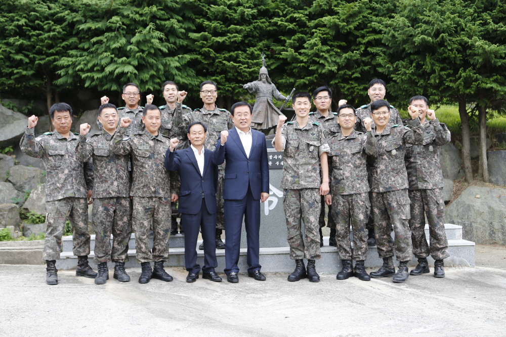 추석맞이 기관, 사회단체 위문 이미지