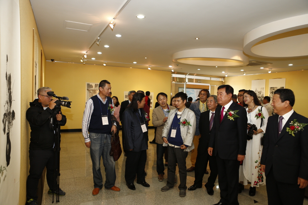 한,중,일 중견작가 교류전 첨부#4