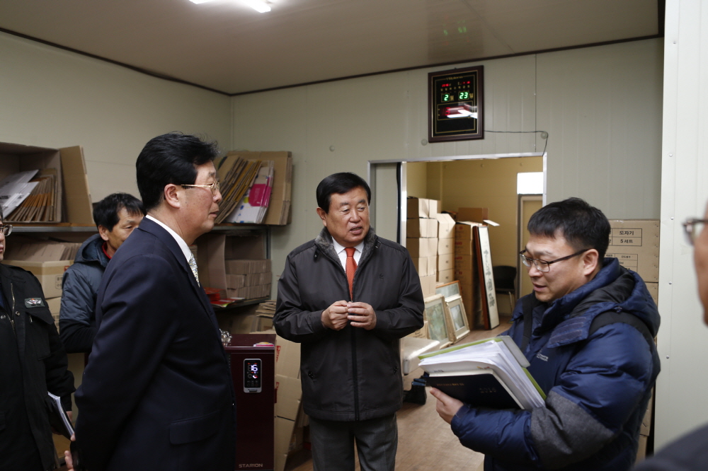 농산물가공실서 사업현장 방문 첨부#2