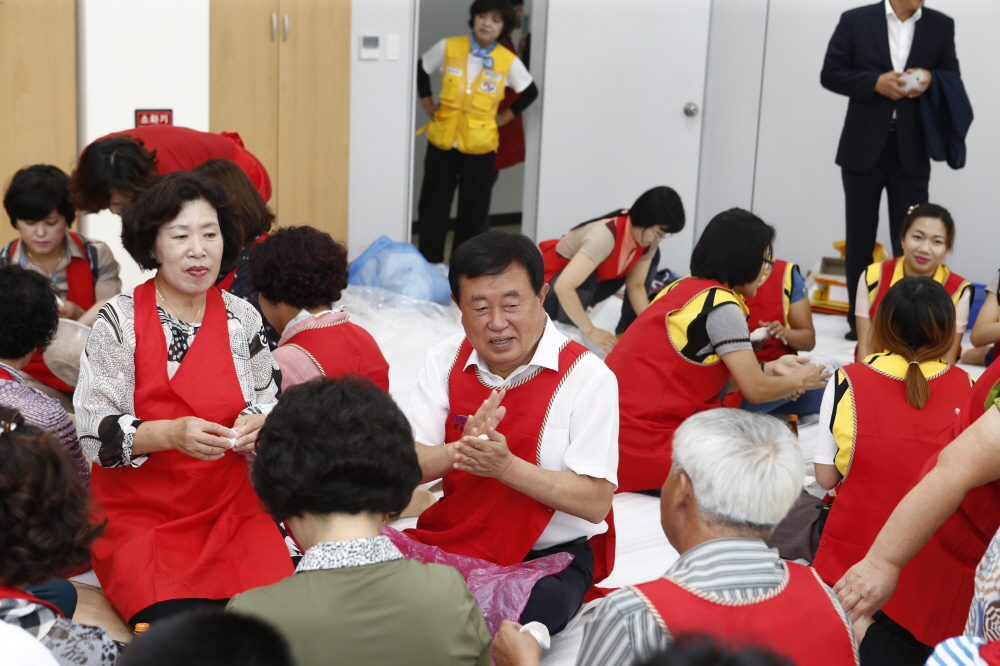 한가위 사랑의 송편빚기 행사 첨부#2