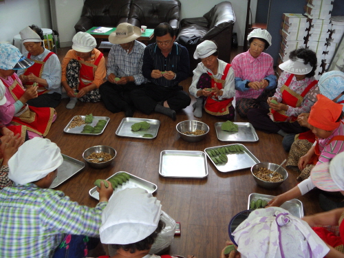 진도군 지산면, 추석맞이 『소외계층 송편 나누기』실시 이미지