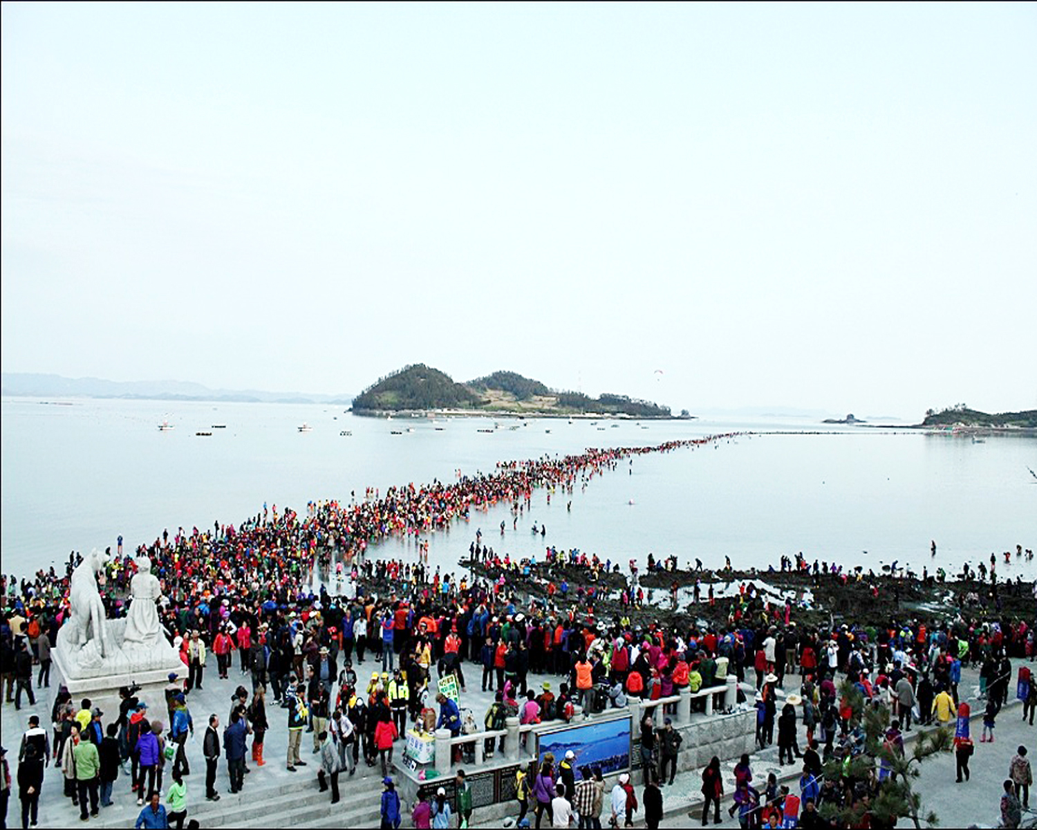 현대판 모세의 기적은 5월에도 계속된다 이미지