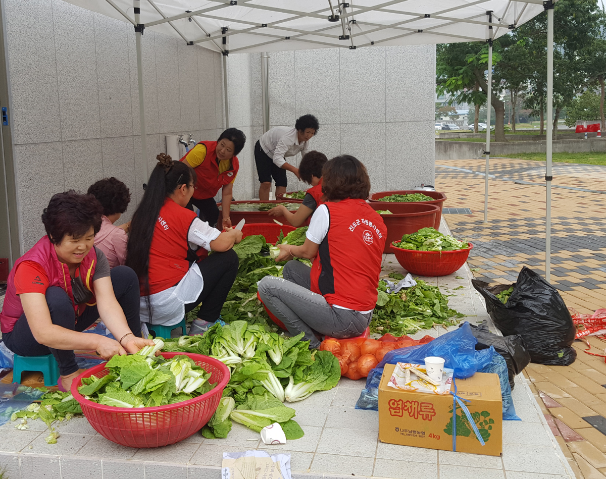 진도군, 추석맞이 사랑의 김치…70세대에 전달 이미지