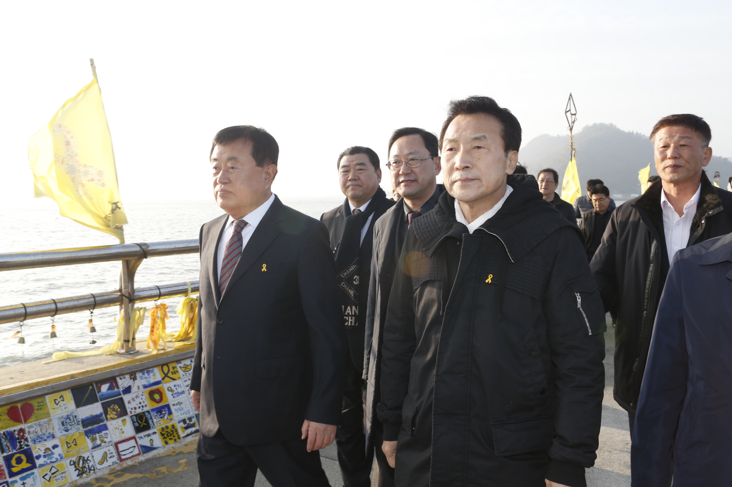 손학규 국민주권개혁회의 의장 진도항 세월호 유가족 방문 첨부#2