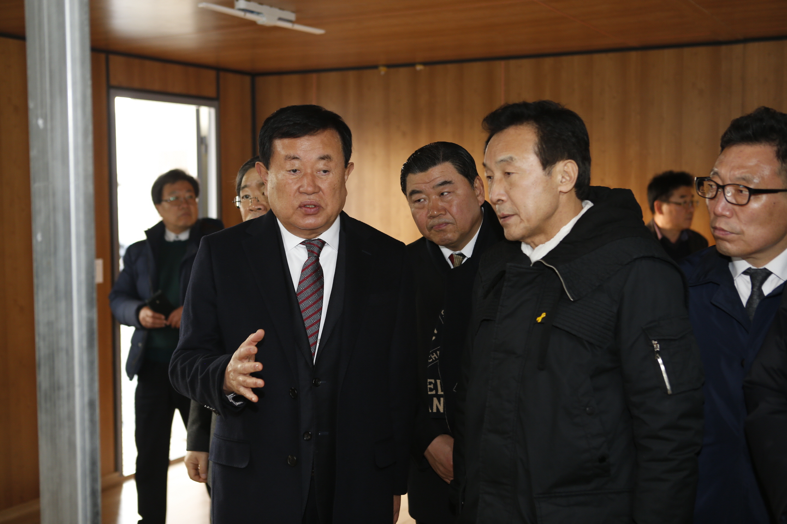 손학규 국민주권개혁회의 의장 진도항 세월호 유가족 방문 첨부#3