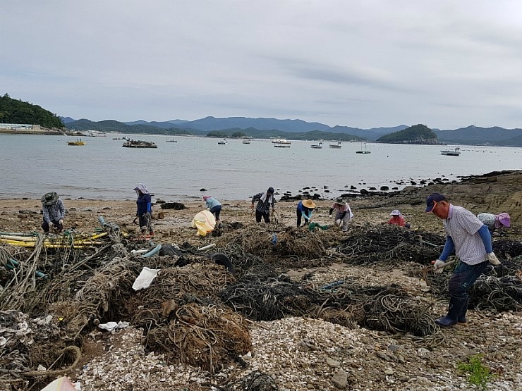 "2017년 한 해 동안 정말 수고 하셨습니다." 첨부#3