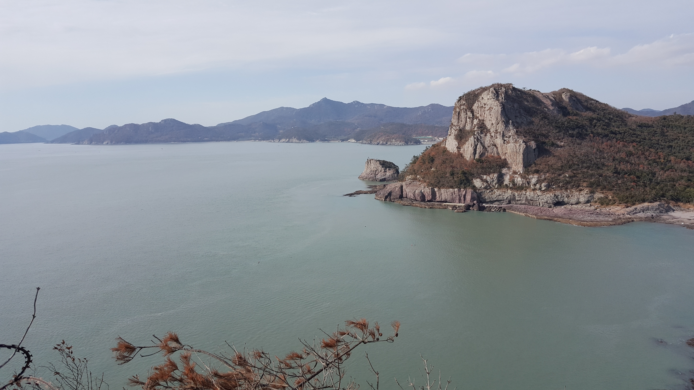 처음 접한 블로거 글. 산과 바댜 그리고 자연을 잘 아시는 선생님 감사합니다. 첨부#1