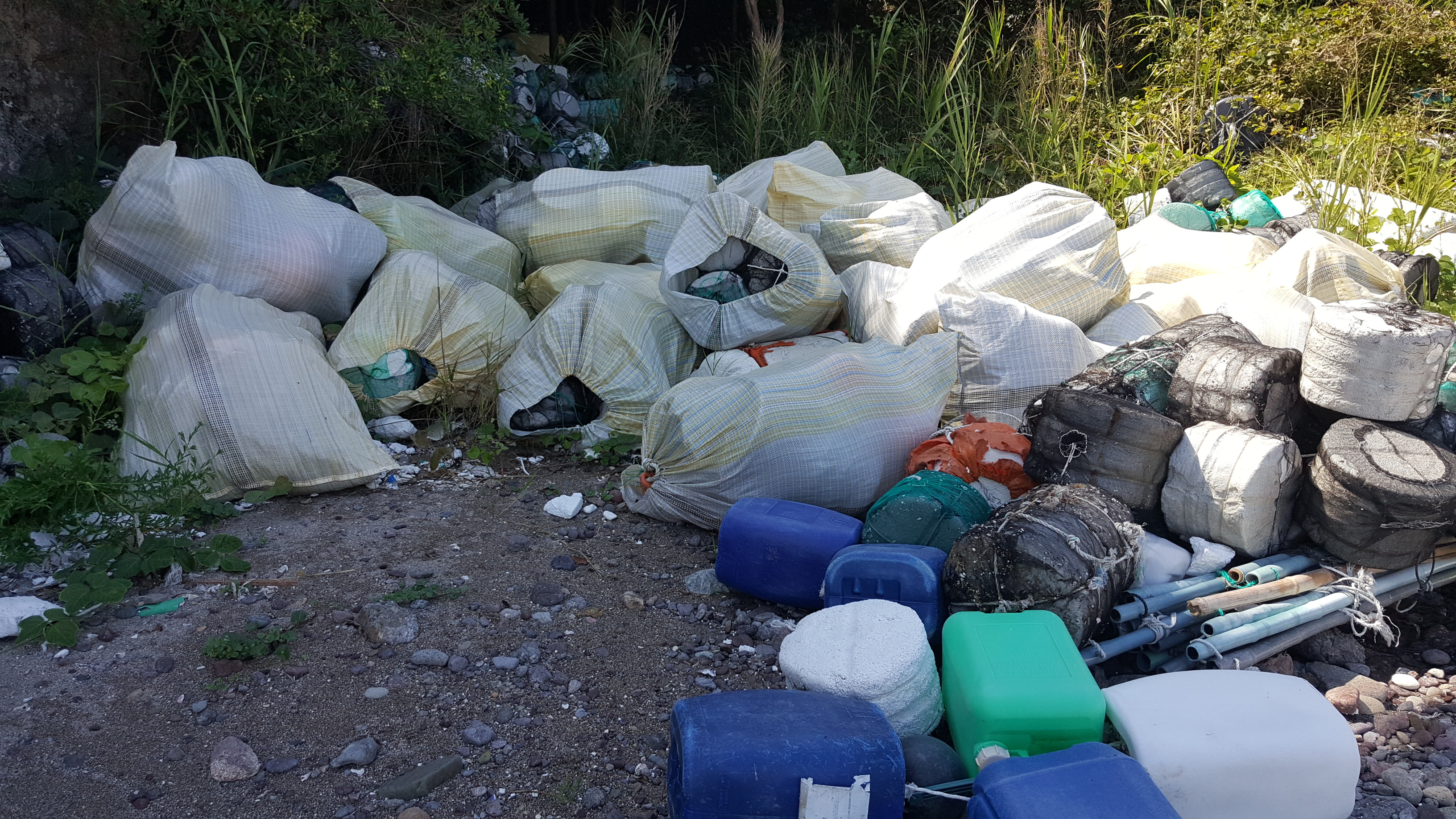 접도웰빙길 해안쓰레기의 현실 첨부#1