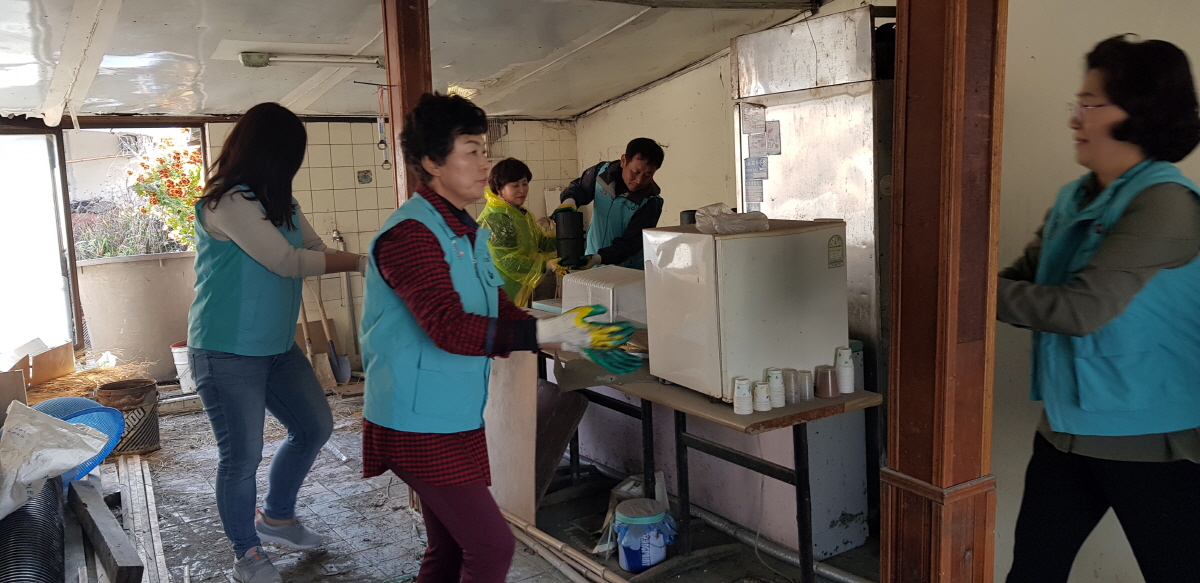 진도군 군내면, 사랑의 연탄배달 봉사활동 펼쳐 이미지