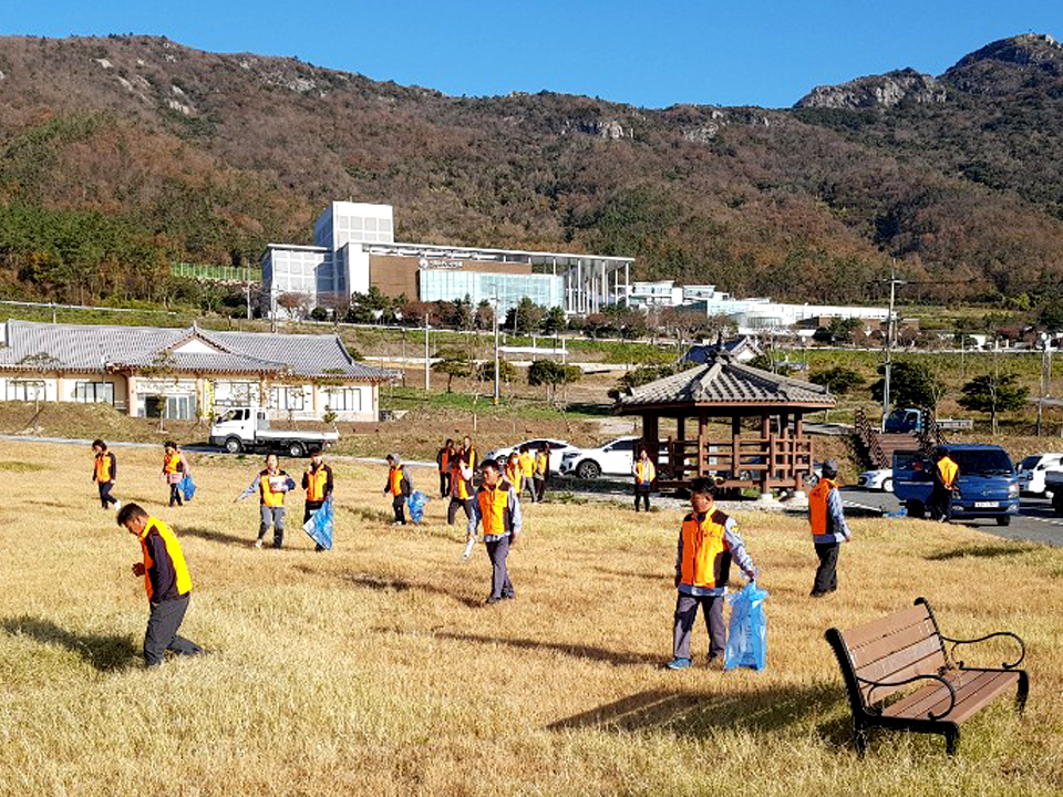 진도군 임회면 의용소방대 관광지 환경정화활동 실시 이미지