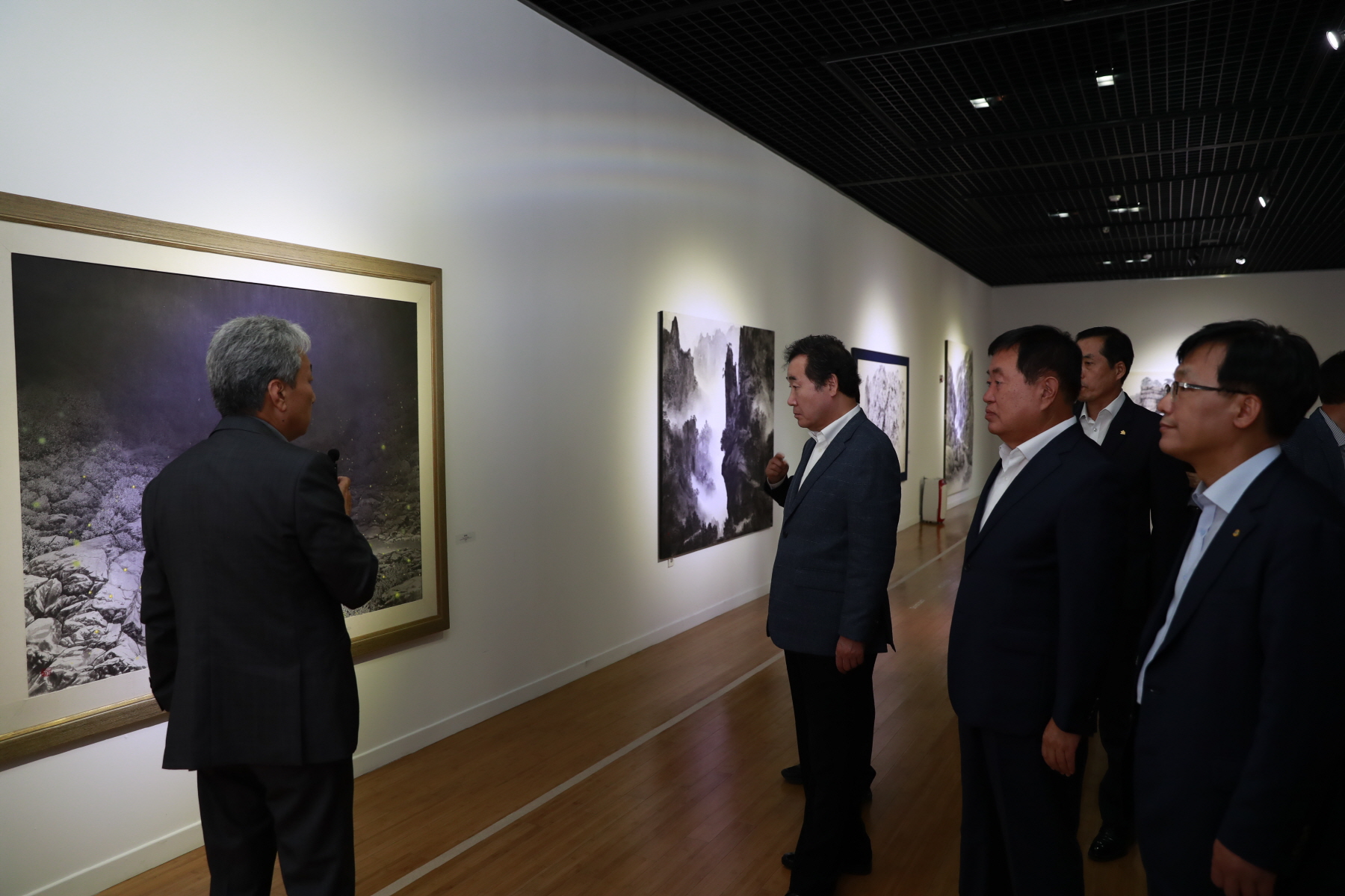 9.8 이낙연 국무총리 국제수묵비엔날레 방문 첨부#2