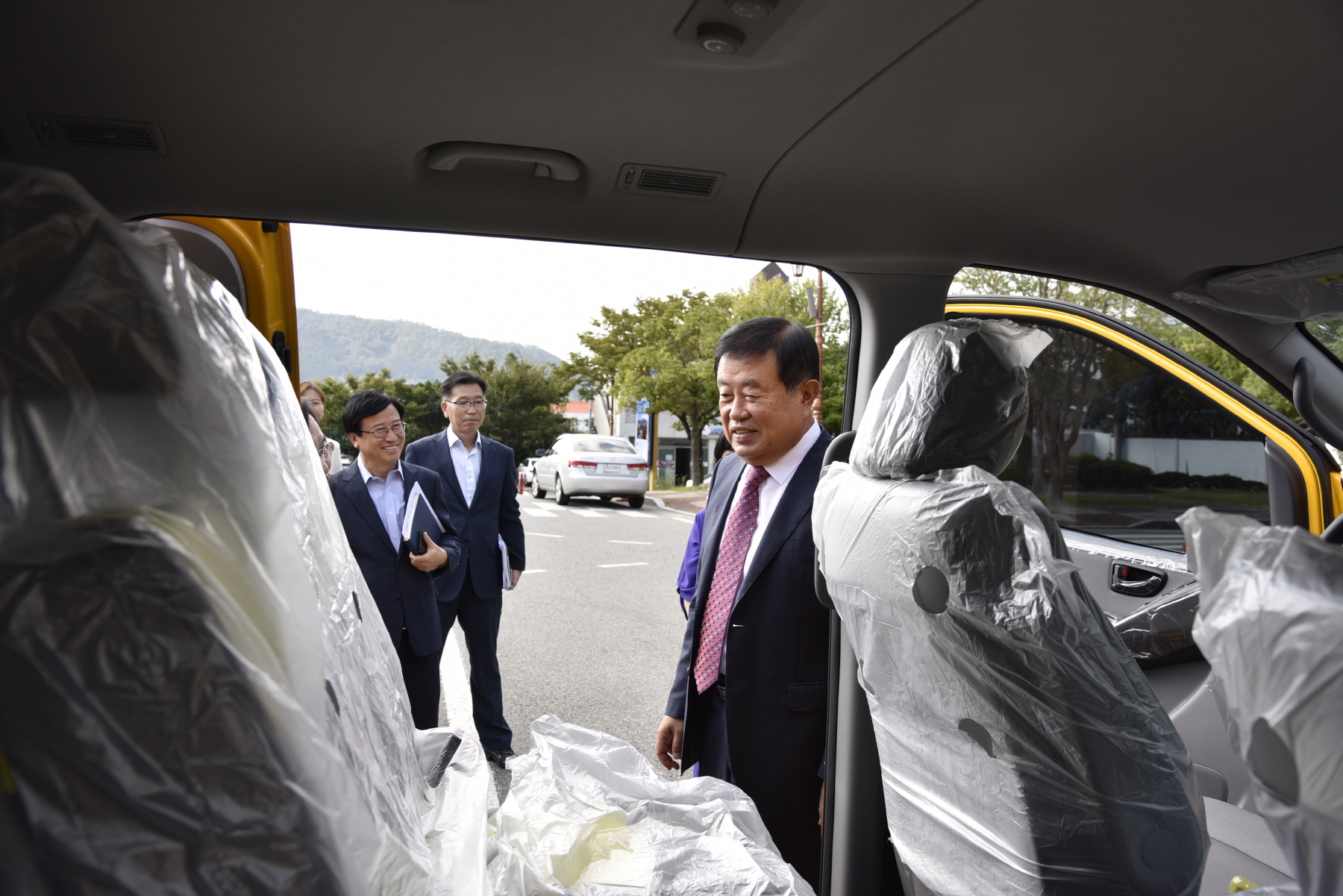 10.2 국공립조도어린이집 안전 통학차량 전달식 이미지