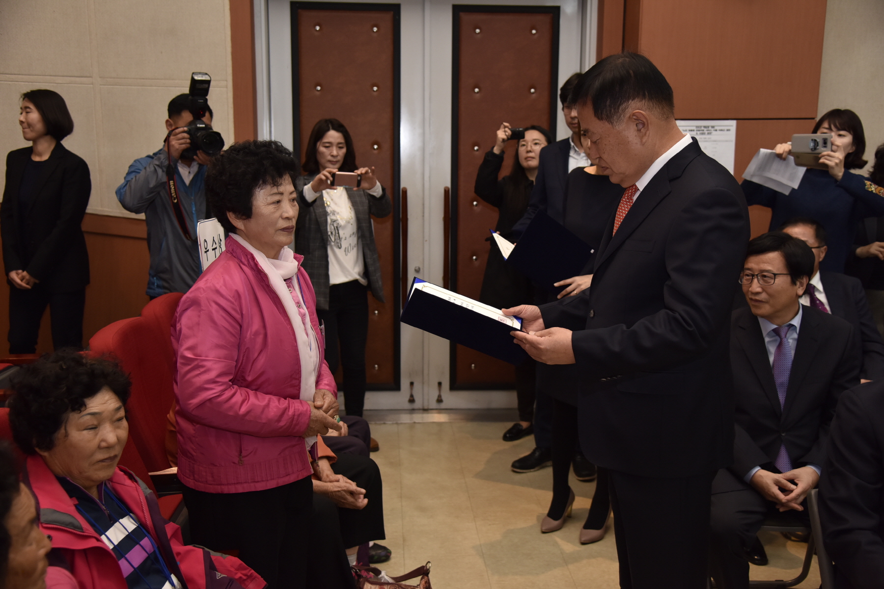 10.31 제7회 군민한글학교 백일장대회 시상식 첨부#2