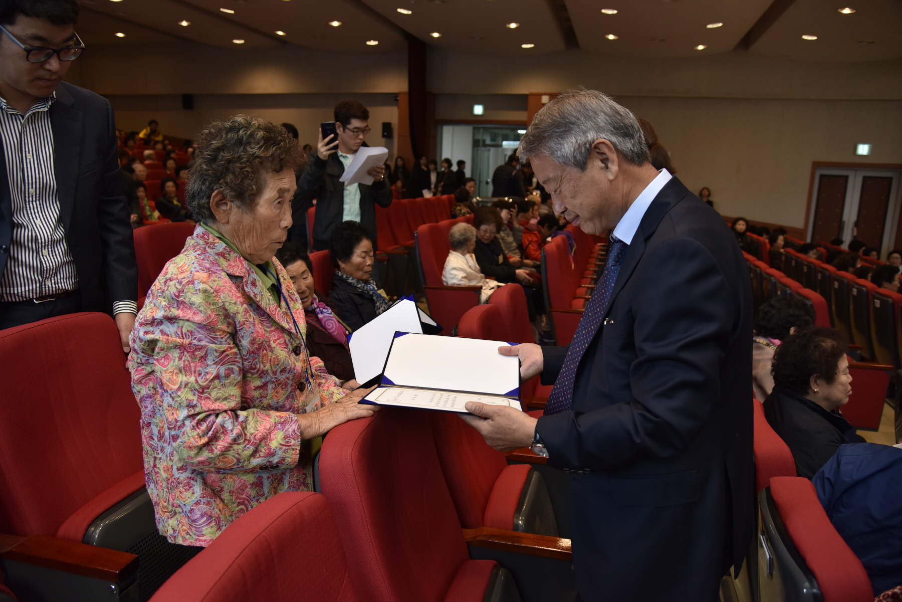 10.31 제7회 군민한글학교 백일장대회 시상식 첨부#3