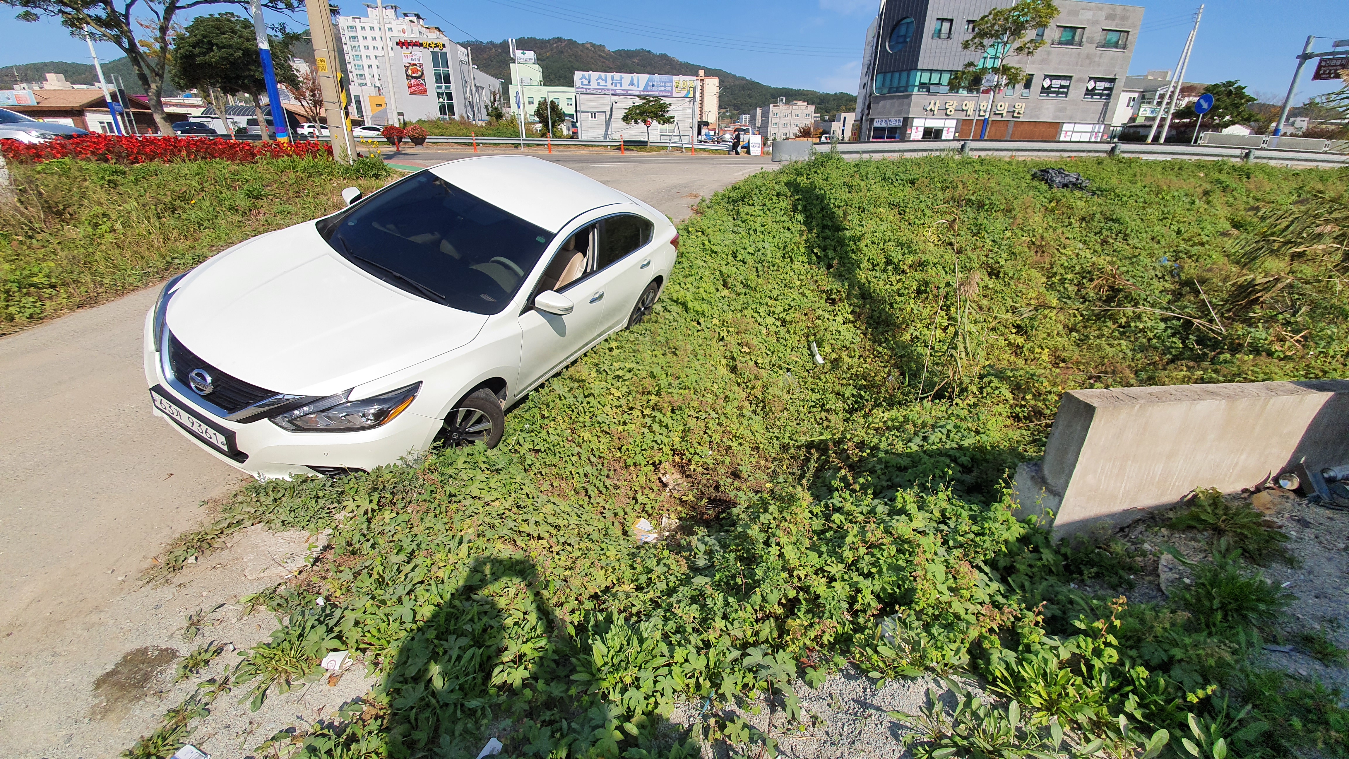 차량이 전복될뻔했던 너무 아찔한 순간입니다 (사진첨부) 첨부#2