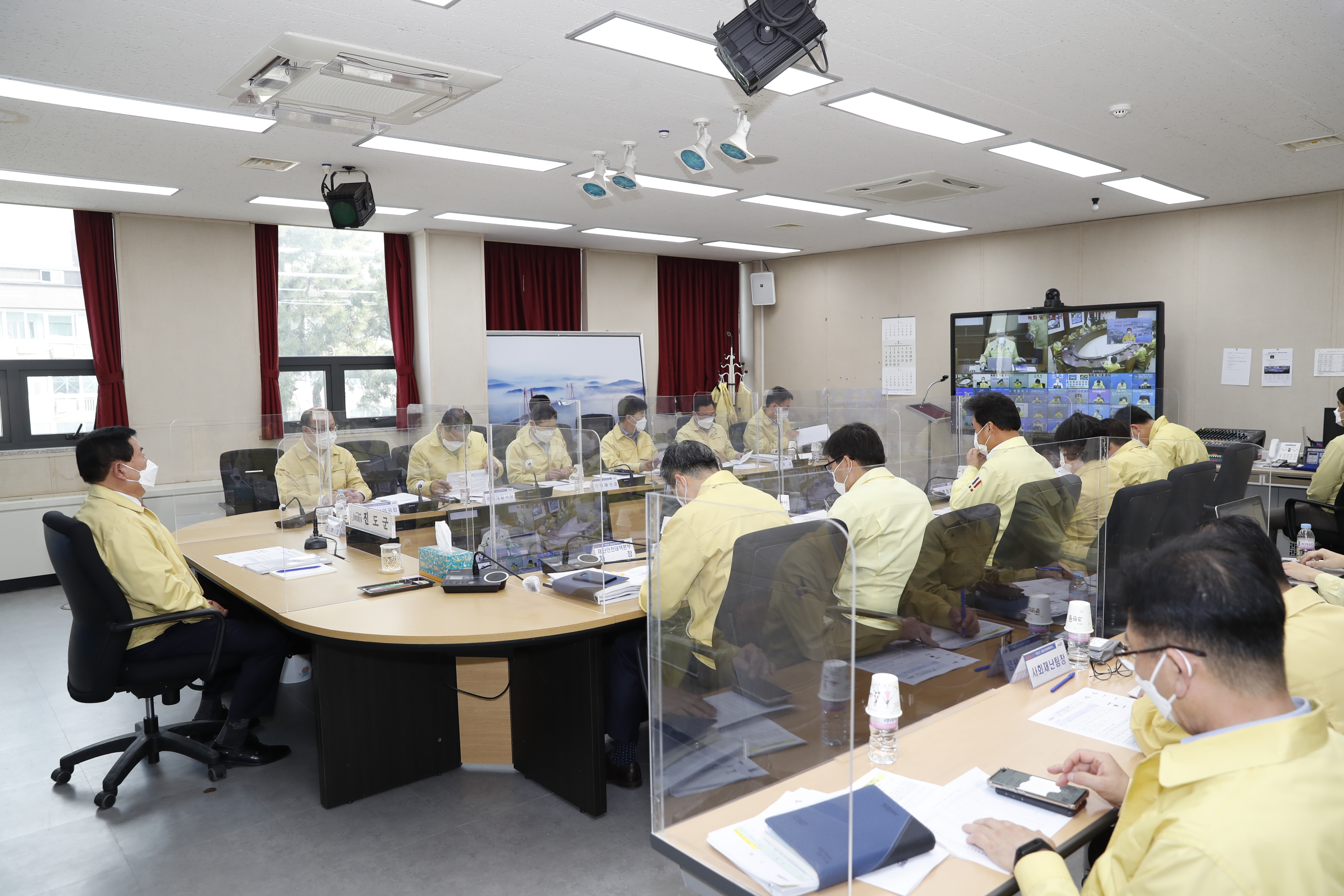 코로나19 기초자치단체장 참여 현장 소통형 이미지