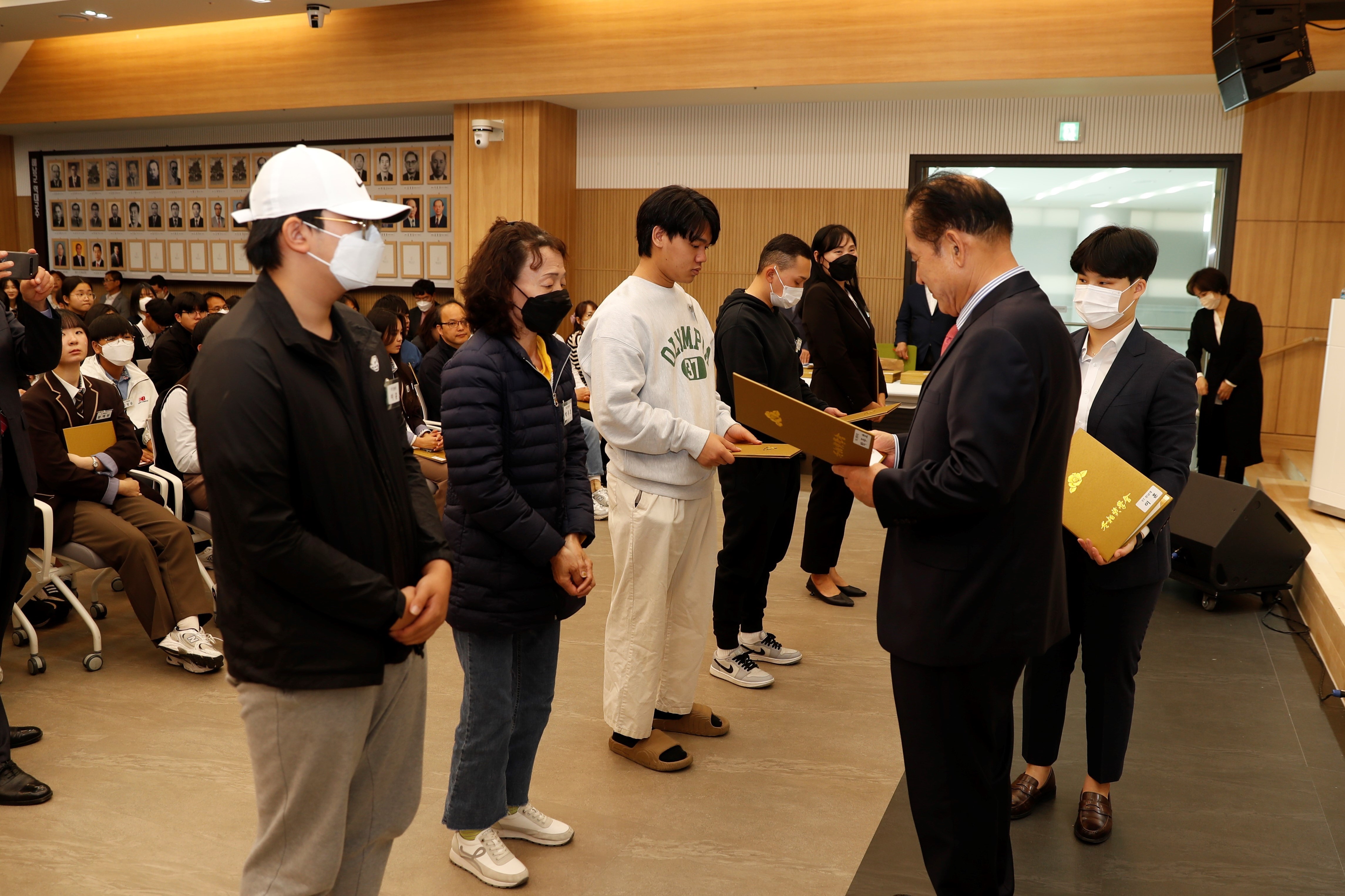 (재)동백장학회 장학증서 수여식 첨부#3