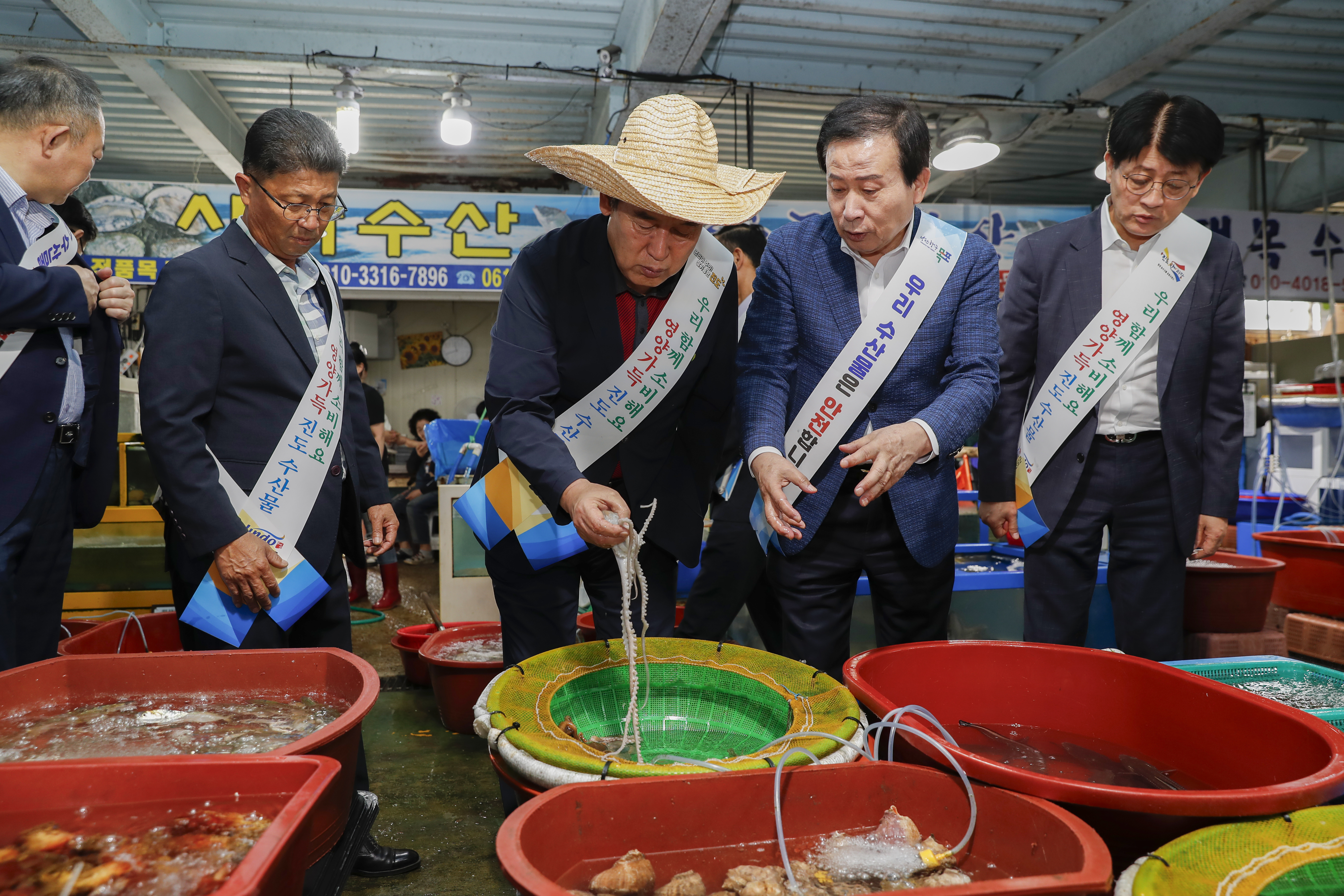 진도군, 목포시 합동 수산물 사주기 행사 첨부#2