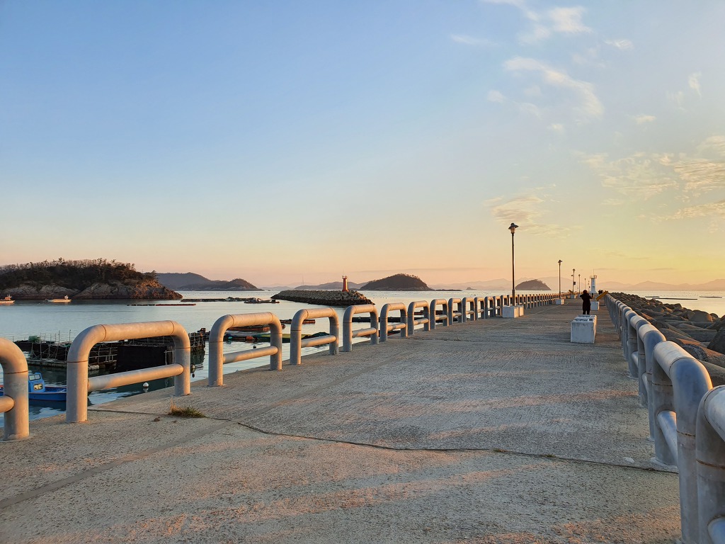 세방낙조로 집중하여 성공적이라 봅니다. 첨부#1