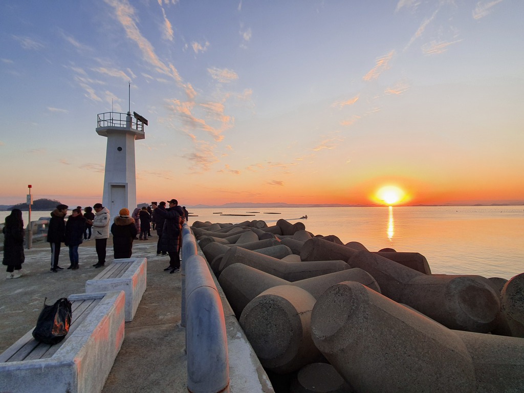 세방낙조로 집중하여 성공적이라 봅니다. 첨부#4