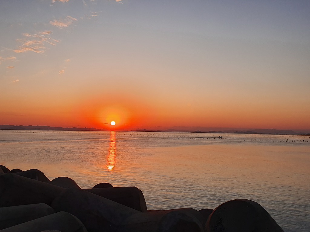 세방낙조로 집중하여 성공적이라 봅니다. 첨부#5