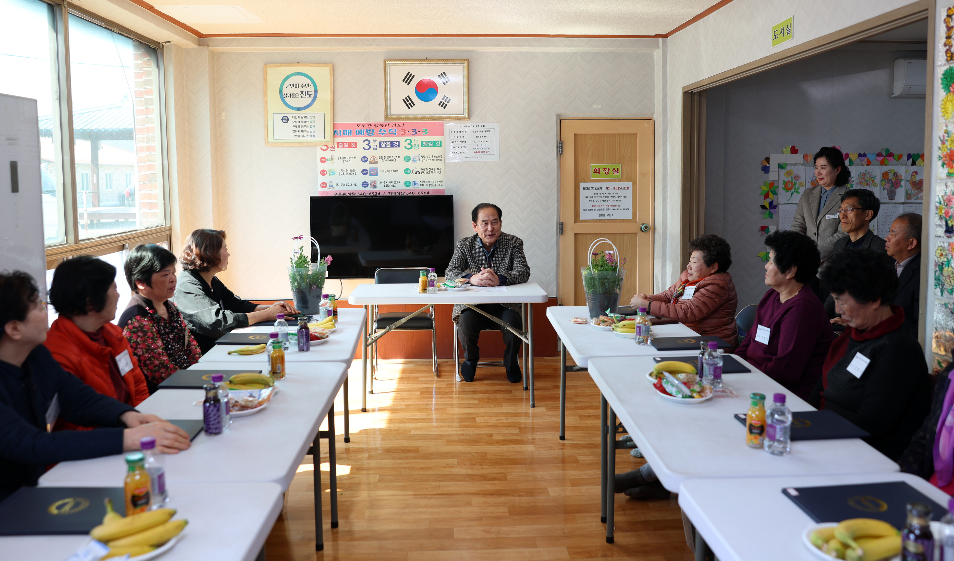 성인문해교육 중등과정 수료증 수여 이미지