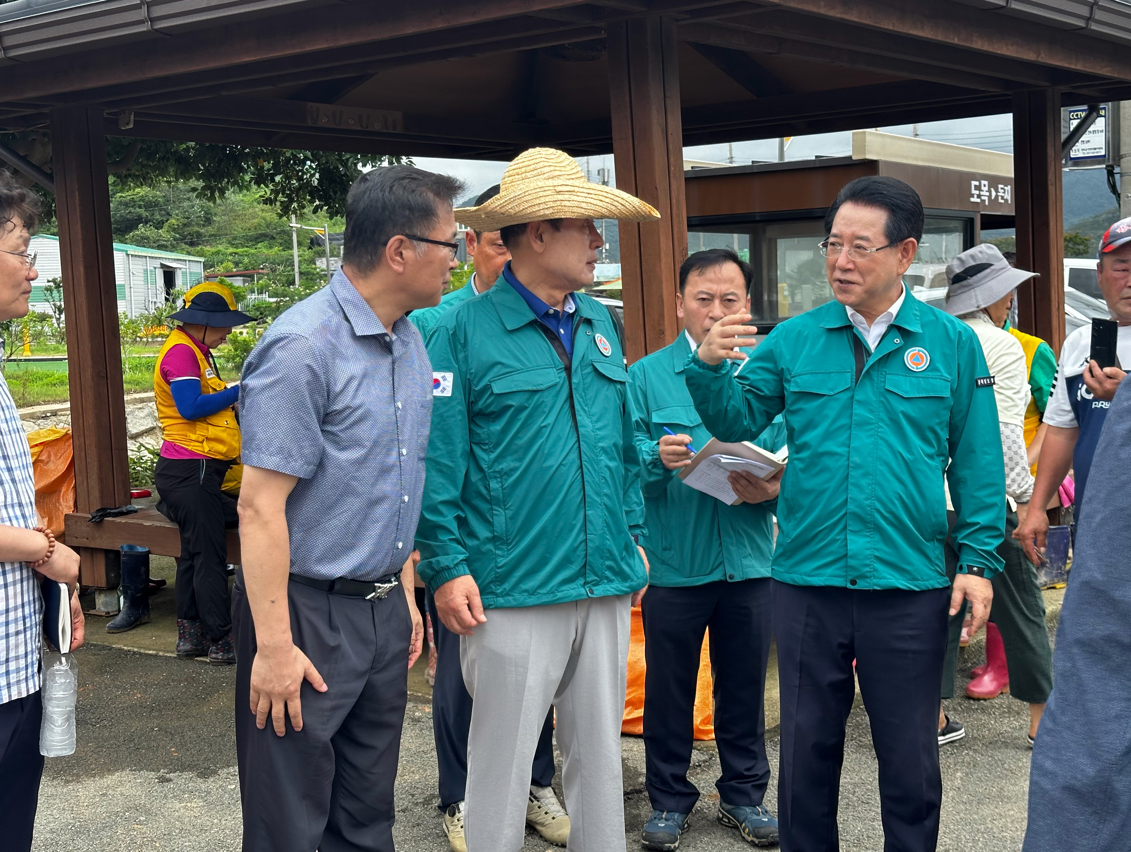 수해복구작업 현장방문 이미지