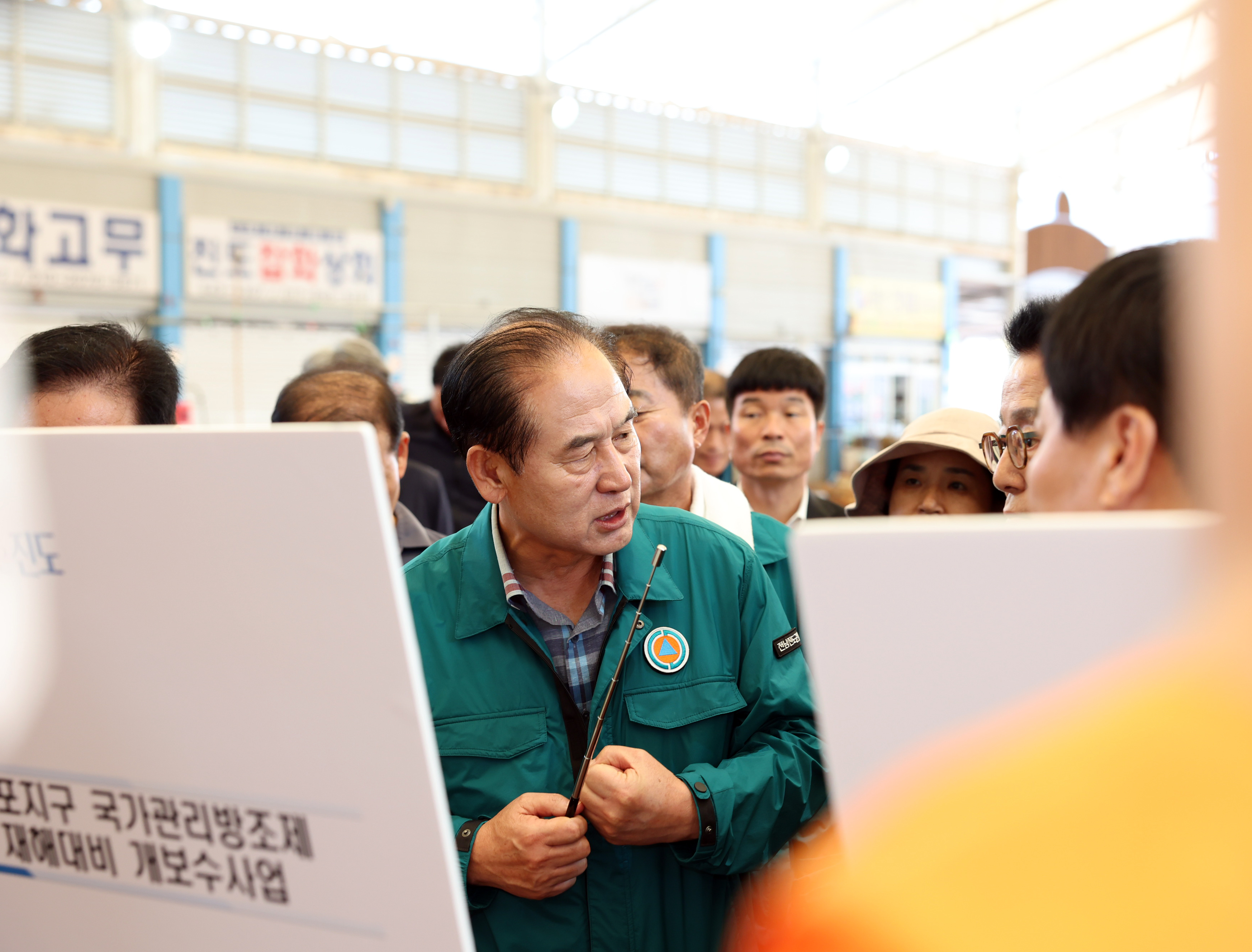 집중호우 피해 현장 복구 작업 이미지