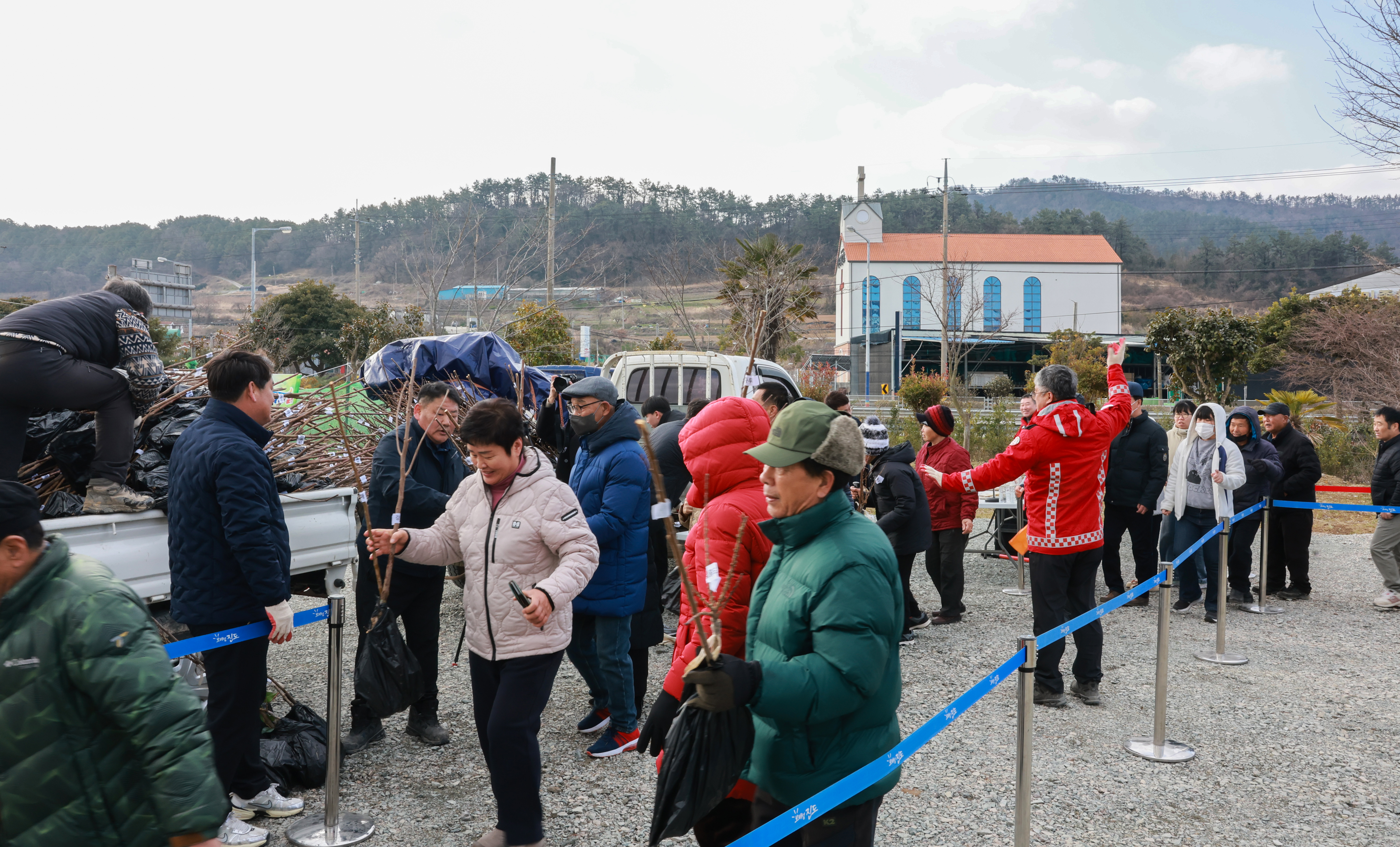 2025년 나무 나눠주기 행사 첨부#5