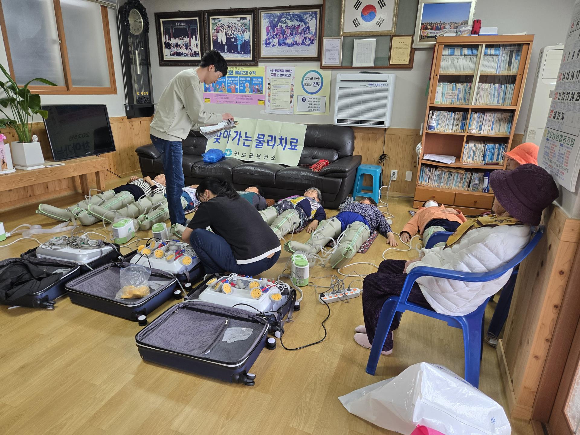 진도군, 의료 취약 마을에 ‘찾아가는 물리치료센터’ 호평 이미지