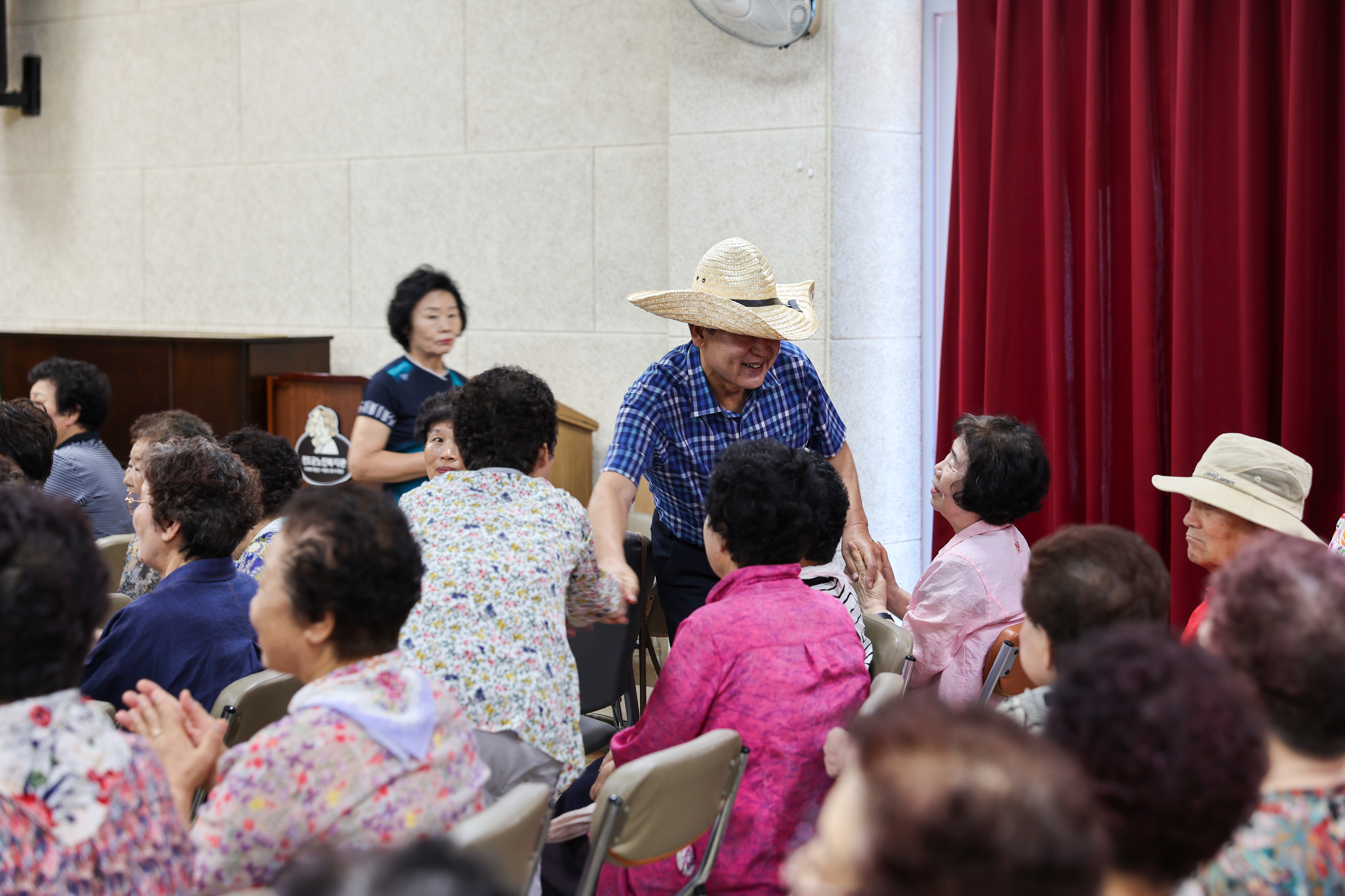 노인마음돌봄 공연장 방문 격려 첨부#7