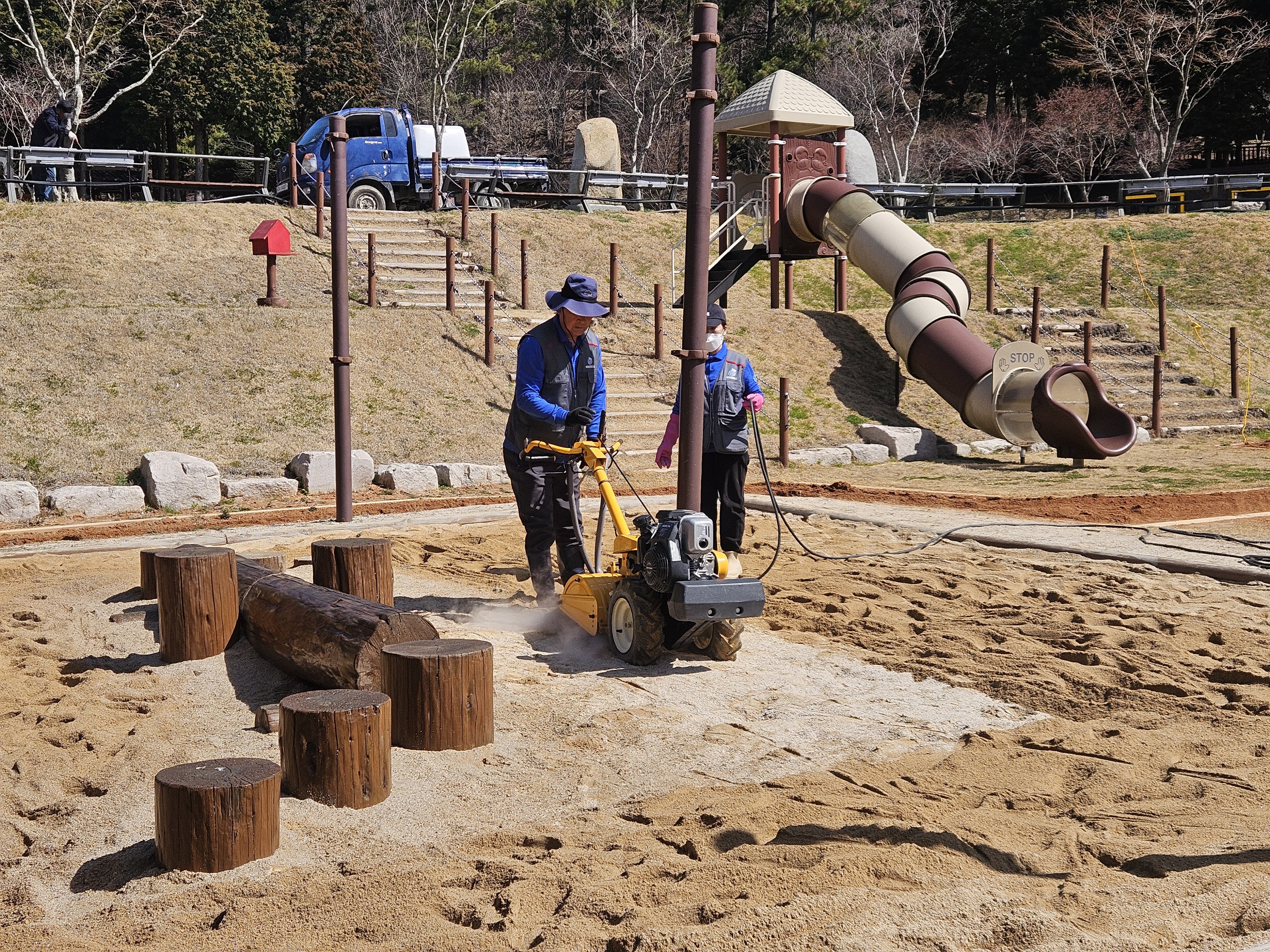진도군, 춘분 맞아 운림산림욕장 환경정비 첨부#2